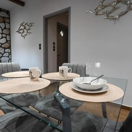 ヴィラ Meteora Vibes カランバカ